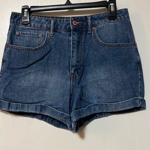 Forever 21 Jean shorts size 29